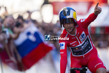 2024-09-08 - Primoz Roglic of Slovenia and Team Red Bull Bora - Hansgrohe celebrates his victory during the individual time trial at the 79th Tour of Spain 2024 - Stage 21 on September 8, 2024 in Madrid, Spain. - LA VUELTA 2024: ETAPA 21 - SPANISH LA VUELTA - CYCLING