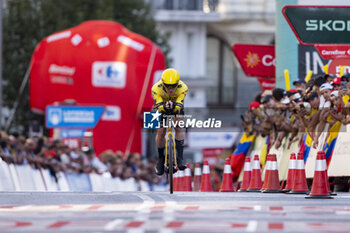 2024-09-08 - Steven Kruijswijk of The Netherlands and Team Visma | Lease a Bike sprints during the individual time trial during the 79th Tour of Spain 2024 - Stage 21 on September 8, 2024 in Madrid, Spain. - LA VUELTA 2024: ETAPA 21 - SPANISH LA VUELTA - CYCLING