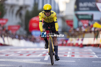 2024-09-08 - Steven Kruijswijk of The Netherlands and Team Visma | Lease a Bike sprints during the individual time trial during the 79th Tour of Spain 2024 - Stage 21 on September 8, 2024 in Madrid, Spain. - LA VUELTA 2024: ETAPA 21 - SPANISH LA VUELTA - CYCLING