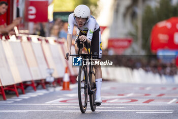 2024-09-08 - Mattias Skjelmose Jensen of Denmark and Team Lidl Trek sprints during the individual time trial during the 79th Tour of Spain 2024 - Stage 21 on September 8, 2024 in Madrid, Spain. - LA VUELTA 2024: ETAPA 21 - SPANISH LA VUELTA - CYCLING