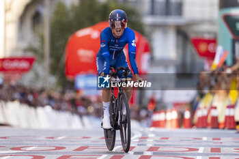 2024-09-08 - David Gaudu of France and Team Groupama-FDJ sprints during the individual time trial during the 79th Tour of Spain 2024 - Stage 21 on September 8, 2024 in Madrid, Spain. - LA VUELTA 2024: ETAPA 21 - SPANISH LA VUELTA - CYCLING