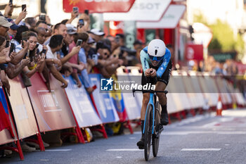 2024-09-08 - Ben O'Connor of Australia and Team Decathlon AG2R La Mondiale sprints during the individual time trial during the 79th Tour of Spain 2024 - Stage 21 on September 8, 2024 in Madrid, Spain. - LA VUELTA 2024: ETAPA 21 - SPANISH LA VUELTA - CYCLING