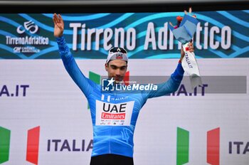 2024-03-04 - 211 ESP Ayuso Pesquera UAD wear a wear a Blu Jersey of leader - STAGE 1 - LIDO DI CAMAIORE-LIDO DI CAMAIORE - TIRRENO - ADRIATICO - CYCLING