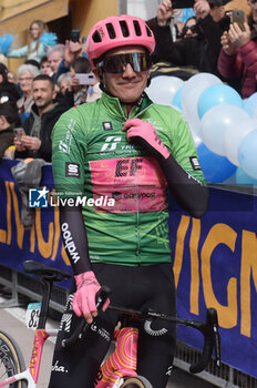 2024-03-07 - Richard Carapaz (Ecu - Team Ef Education-Easypost) at the start of stage 4 Arrone-Giulianova of the 59th Tirreno-Adriatico at the Arrone, Italy on March 7, 2024 - STAGE 4 - ARRONE-GIULIANOVA - TIRRENO - ADRIATICO - CYCLING