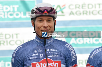 2024-03-07 - Jasper Philipsen (Bel - Team Alpecin-Deceuninck) at the start of stage 4 Arrone-Giulianova of the 59th Tirreno-Adriatico at the Arrone, Italy on March 7, 2024 - STAGE 4 - ARRONE-GIULIANOVA - TIRRENO - ADRIATICO - CYCLING