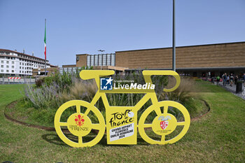 2024-06-29 - Florence decorated for the Tour de France - STAGE 1 - START - TOUR DE FRANCE - CYCLING