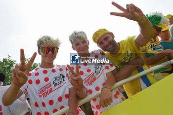 2024-06-29 - many fans at the arrival of the Tour de France in Rimini - STAGE 1 - FINISH - TOUR DE FRANCE - CYCLING