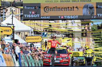 2024-06-30 - VAUQUELIN Kevin (team Arkea) celebrating his victory of the second stage of the Tour de France 2024 in Bologna (italy) - STAGE 2 - FINISH - TOUR DE FRANCE - CYCLING