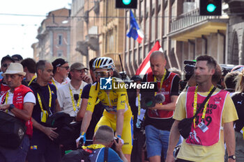 2024-06-30 - Romain Bardet (TEAM DSM- POSTLN) at finish Stage 2 - STAGE 2 - FINISH - TOUR DE FRANCE - CYCLING