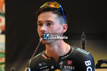 2024-06-27 - Primoz Roglič during press conference before the Grand Depart of the tour de France 2024 at Palazzo Vecchio in Florence - TEAM PRESENTATION - TOUR DE FRANCE - CYCLING