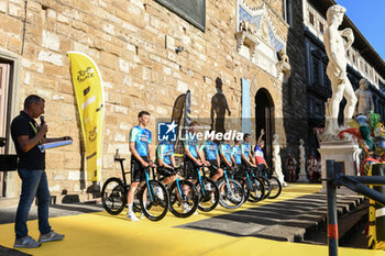 2024-06-27 - Grand Depart Florence Emilie-Romagne 2024 team presentation at Palazzo Vecchio in Florence - TEAM PRESENTATION - TOUR DE FRANCE - CYCLING