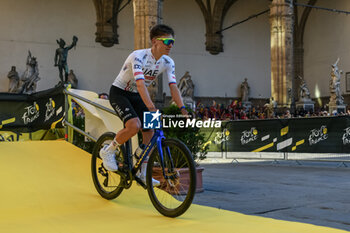 2024-06-27 - Tadej Pogačar during team presentation at the Grand Depart of the tour de France 2024 at Palazzo Vecchio in Florence - TEAM PRESENTATION - TOUR DE FRANCE - CYCLING