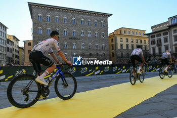 2024-06-27 - Tadej Pogačar during team presentation at the Grand Depart of the tour de France 2024 at Palazzo Vecchio in Florence - TEAM PRESENTATION - TOUR DE FRANCE - CYCLING