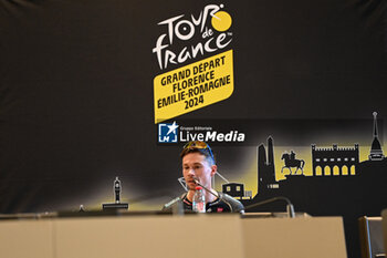 2024-06-27 - Primoz Roglic (BORA-Hansgrohe-Red Bull) portrait during press conference at Palazzo Vecchio before Tour de France 2024 Grand Depart Florence Emilie_Romagne - TEAM PRESENTATION - TOUR DE FRANCE - CYCLING