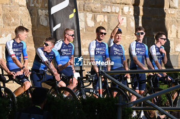 2024-06-27 - ISRAEL - PREMIER TECH procycling team during team presentation Tour de France 2024 Grand Depart Piazza Signoria in Florence - TEAM PRESENTATION - TOUR DE FRANCE - CYCLING