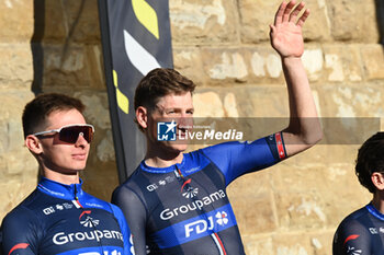 2024-06-27 - Stefan Kung during team presentation Tour de France 2024 Grand Depart Piazza Signoria in Florence - TEAM PRESENTATION - TOUR DE FRANCE - CYCLING