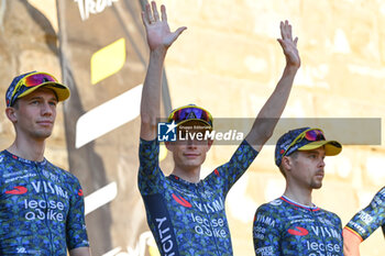 2024-06-27 - Jonas Vingegaard (TEAM VISMA_LEASE A BIKE) during team presentation Tour de France 2024 Grand Depart Piazza Signoria in Florence - TEAM PRESENTATION - TOUR DE FRANCE - CYCLING