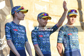 2024-06-27 - Jan Tratnik (TEAM VISMA_LEASE A BIKE) during team presentation Tour de France 2024 Grand Depart Piazza Signoria in Florence - TEAM PRESENTATION - TOUR DE FRANCE - CYCLING