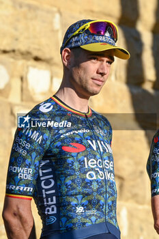 2024-06-27 - Wout Van Aert (TEAM VISMA_LEASE A BIKE) during team presentation Tour de France 2024 Grand Depart Piazza Signoria in Florence - TEAM PRESENTATION - TOUR DE FRANCE - CYCLING