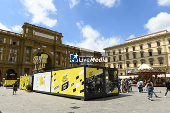 2024-06-27 - Tour de France 2024 Grand Depart Florence Piazza Repubblica - TEAM PRESENTATION - TOUR DE FRANCE - CYCLING