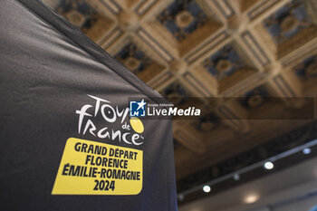 2024-06-27 - Palazzo Vecchio press conference room Tour de France 2024 Grand Depart Florence Emilie_Romagne - TEAM PRESENTATION - TOUR DE FRANCE - CYCLING