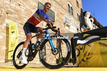 2024-06-27 - Paul Lapeira (DECATHLON AG2R LA MONDIALE TEAM) during team presentation Tour de France 2024 Grand Depart Piazza Signoria in Florence - TEAM PRESENTATION - TOUR DE FRANCE - CYCLING