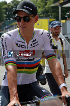 2024-06-29 - Mathieu Van der Poel (ALPECIN-DECEUNINCK) at the start Stage 1 - STAGE 1 - START - TOUR DE FRANCE - CYCLING