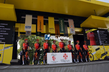 2024-06-29 - INEOS - GRANADIERS at tyhe Start Stage 1 - STAGE 1 - START - TOUR DE FRANCE - CYCLING