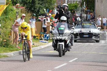 2024-07-05 - Tadej Pogacar of UAE Team Emirates during the Tour de France 2024, Stage 7, Individual Time Trial, Nuits-Saint-Georges - Gevrey-Chambertin (25,3 Km) on 5 July 2024 in Gevrey-Chambertin, France - CYCLING - TOUR DE FRANCE 2024 - STAGE 7 - TOUR DE FRANCE - CYCLING