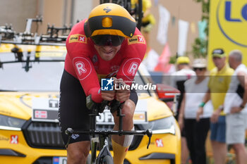 2024-07-05 - Alexander Kristoff of Uno-X Mobility during the Tour de France 2024, Stage 7, Individual Time Trial, Nuits-Saint-Georges - Gevrey-Chambertin (25,3 Km) on 5 July 2024 in Gevrey-Chambertin, France - CYCLING - TOUR DE FRANCE 2024 - STAGE 7 - TOUR DE FRANCE - CYCLING