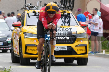 2024-07-05 - Alexander Kristoff of Uno-X Mobility during the Tour de France 2024, Stage 7, Individual Time Trial, Nuits-Saint-Georges - Gevrey-Chambertin (25,3 Km) on 5 July 2024 in Gevrey-Chambertin, France - CYCLING - TOUR DE FRANCE 2024 - STAGE 7 - TOUR DE FRANCE - CYCLING