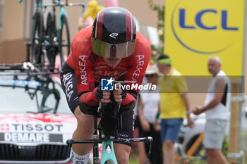 2024-07-05 - Arnaud Démare of Arkéa - B&B Hotels during the Tour de France 2024, Stage 7, Individual Time Trial, Nuits-Saint-Georges - Gevrey-Chambertin (25,3 Km) on 5 July 2024 in Gevrey-Chambertin, France - CYCLING - TOUR DE FRANCE 2024 - STAGE 7 - TOUR DE FRANCE - CYCLING