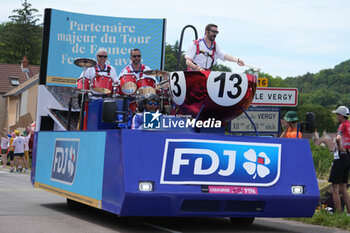 2024-07-05 - Advertising caravan, Caravane publicitaire, FDJ during the Tour de France 2024, Stage 7, Individual Time Trial, Nuits-Saint-Georges - Gevrey-Chambertin (25,3 Km) on 5 July 2024 in Gevrey-Chambertin, France - CYCLING - TOUR DE FRANCE 2024 - STAGE 7 - TOUR DE FRANCE - CYCLING