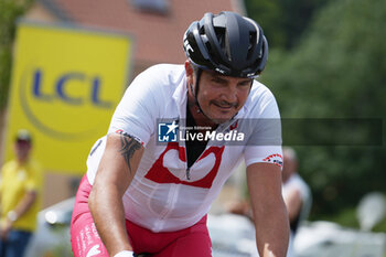 2024-07-05 - Richard Virenque, cyclist in support of Mécénat Chirurgie cardiaque during the Tour de France 2024, Stage 7, Individual Time Trial, Nuits-Saint-Georges - Gevrey-Chambertin (25,3 Km) on 5 July 2024 in Gevrey-Chambertin, France - CYCLING - TOUR DE FRANCE 2024 - STAGE 7 - TOUR DE FRANCE - CYCLING