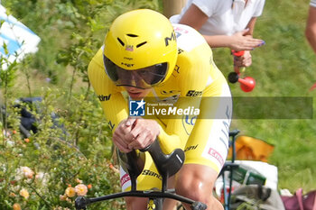 2024-07-05 - Tadej Pogacar of UAE Team Emirates during the Tour de France 2024, Stage 7, Individual Time Trial, Nuits-Saint-Georges - Gevrey-Chambertin (25,3 Km) on 5 July 2024 in Gevrey-Chambertin, France - CYCLING - TOUR DE FRANCE 2024 - STAGE 7 - TOUR DE FRANCE - CYCLING