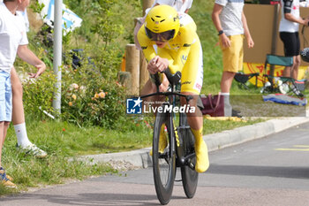 2024-07-05 - Tadej Pogacar of UAE Team Emirates during the Tour de France 2024, Stage 7, Individual Time Trial, Nuits-Saint-Georges - Gevrey-Chambertin (25,3 Km) on 5 July 2024 in Gevrey-Chambertin, France - CYCLING - TOUR DE FRANCE 2024 - STAGE 7 - TOUR DE FRANCE - CYCLING