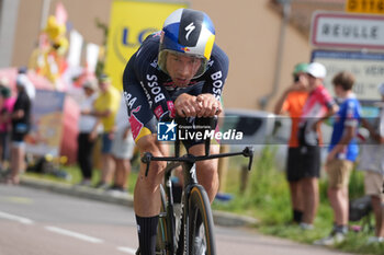 2024-07-05 - Primoz Roglic of Red Bull - Bora-Hansgrohe during the Tour de France 2024, Stage 7, Individual Time Trial, Nuits-Saint-Georges - Gevrey-Chambertin (25,3 Km) on 5 July 2024 in Gevrey-Chambertin, France - CYCLING - TOUR DE FRANCE 2024 - STAGE 7 - TOUR DE FRANCE - CYCLING