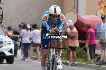 2024-07-05 - Romain Bardet of dsm-firmenich PostNL during the Tour de France 2024, Stage 7, Individual Time Trial, Nuits-Saint-Georges - Gevrey-Chambertin (25,3 Km) on 5 July 2024 in Gevrey-Chambertin, France - CYCLING - TOUR DE FRANCE 2024 - STAGE 7 - TOUR DE FRANCE - CYCLING