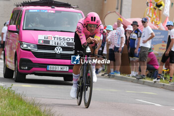 2024-07-05 - Alberto Bettiol of EF Education-EasyPost during the Tour de France 2024, Stage 7, Individual Time Trial, Nuits-Saint-Georges - Gevrey-Chambertin (25,3 Km) on 5 July 2024 in Gevrey-Chambertin, France - CYCLING - TOUR DE FRANCE 2024 - STAGE 7 - TOUR DE FRANCE - CYCLING