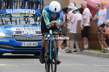 2024-07-05 - Paul Lapeira of Decathlon AG2R La Mondiale during the Tour de France 2024, Stage 7, Individual Time Trial, Nuits-Saint-Georges - Gevrey-Chambertin (25,3 Km) on 5 July 2024 in Gevrey-Chambertin, France - CYCLING - TOUR DE FRANCE 2024 - STAGE 7 - TOUR DE FRANCE - CYCLING