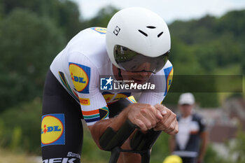 2024-07-05 - Ryan Gibbons of Lidl - Trek during the Tour de France 2024, Stage 7, Individual Time Trial, Nuits-Saint-Georges - Gevrey-Chambertin (25,3 Km) on 5 July 2024 in Gevrey-Chambertin, France - CYCLING - TOUR DE FRANCE 2024 - STAGE 7 - TOUR DE FRANCE - CYCLING