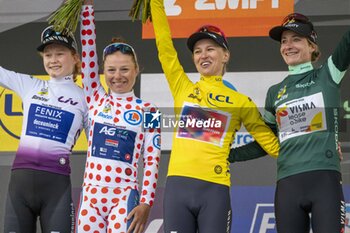 2024-08-18 - NIEWIADOMA Katarzyna and PIETERSE Puck and GHEKIERE Justine and VOS Marianne during the Tour de France Femmes avec Zwift 2024, Stage 8 cycling race, Le Grand-Bornand - Alpe d'Huez (149,9 Km) on August 18, 2024 in Alpe d'Huez, France - CYCLING - WOMEN'S TOUR DE FRANCE 2024 - STAGE 8 - TOUR DE FRANCE - CYCLING