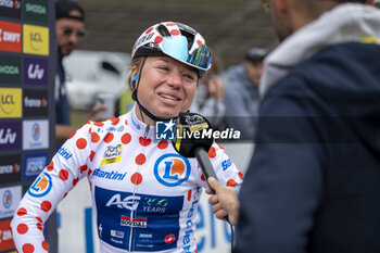 2024-08-18 - GHEKIERE Justine during the Tour de France Femmes avec Zwift 2024, Stage 8 cycling race, Le Grand-Bornand - Alpe d'Huez (149,9 Km) on August 18, 2024 in Alpe d'Huez, France - CYCLING - WOMEN'S TOUR DE FRANCE 2024 - STAGE 8 - TOUR DE FRANCE - CYCLING