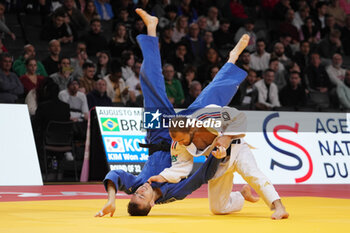 02/02/2024 - Luka Mkheidze of France against Ignacio Freggiaro of Argentina, Men's -60 Kg, round 2 during the Paris Grand Slam 2024, IJF Judo event on February 2, 2024 at Accor Arena in Paris, France - JUDO - PARIS GRAND SLAM 2024 - JUDO - CONTATTO