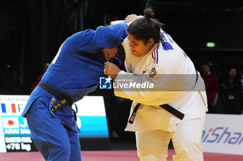 04/02/2024 - Léa Fontaine of France against Mao Arai of Japan, Quarter-Final Women's +78 Kg during the Paris Grand Slam 2024, IJF Judo event on February 4 2024 at Accor Arena in Paris, France - JUDO - PARIS GRAND SLAM 2024 - JUDO - CONTATTO