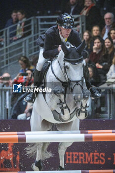 15/03/2024 - Marcus EHNING (GER) riding DPS REVERE during the Saut-Hermès, equestrian FEI CSI 5 event on March 15, 2024 at the Grand Palais Éphémère in Paris, France - EQUESTRIAN - THE SAUT HERMES 2024 - INTERNAZIONALI - EQUITAZIONE