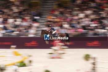 15/03/2024 - Jennifer HOCHSTADTER (LIE) riding GOLDEN LADY during the Saut-Hermès, equestrian FEI CSI 5 event on March 15, 2024 at the Grand Palais Éphémère in Paris, France - EQUESTRIAN - THE SAUT HERMES 2024 - INTERNAZIONALI - EQUITAZIONE