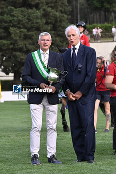 2024-05-24 - Otto Becker (GER) and Giovanni Malago (ITA) during CSIO5* Nations Cup - 1.60m, NATIONS CUP INTESA SANPAOLO, 24 May 2024 at the Piazza di Siena in Rome, Italy. - PIAZZA DI SIENA - 91° CSIO ROMA 2024 - INTERNATIONALS - EQUESTRIAN