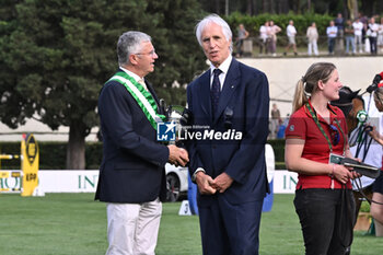 2024-05-24 - Otto Becker (GER) and Giovanni Malago (ITA) during CSIO5* Nations Cup - 1.60m, NATIONS CUP INTESA SANPAOLO, 24 May 2024 at the Piazza di Siena in Rome, Italy. - PIAZZA DI SIENA - 91° CSIO ROMA 2024 - INTERNATIONALS - EQUESTRIAN