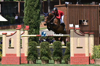 2024-05-24 - Lorenzo De Luca (ITA) - Cappuccino 194 during CSIO5* Nations Cup - 1.60m, NATIONS CUP INTESA SANPAOLO, 24 May 2024 at the Piazza di Siena in Rome, Italy. - PIAZZA DI SIENA - 91° CSIO ROMA 2024 - INTERNATIONALS - EQUESTRIAN